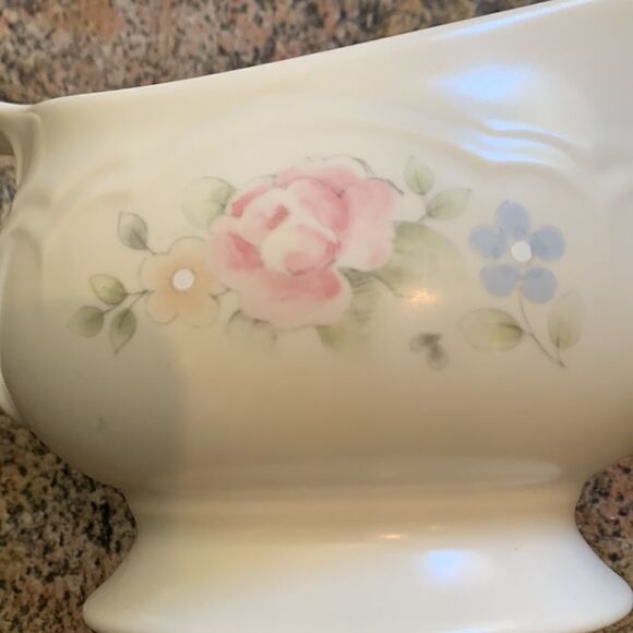 Pfaltzgraff Copyright USA Stamped Tea Rose Sauce Gravy Boat Pouring Stoneware - Picture 6 of 6